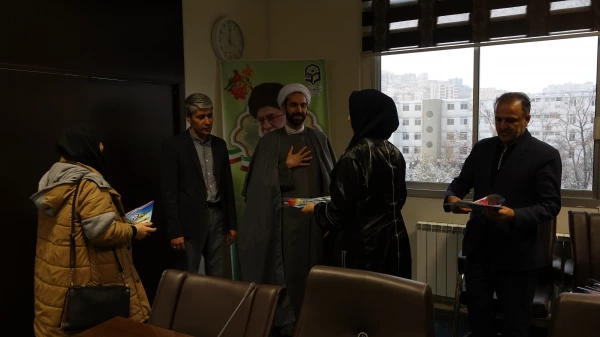 تجلیل از بانوان شاغل در دانشگاه فرهنگیان استان کردستان
 8