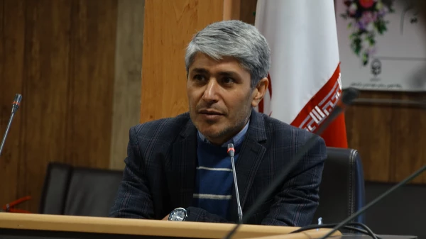 تجلیل از همکار بازنشسته در شورای اداری پردیس شهید مدرس سنندج
 5