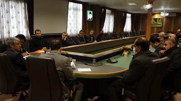 تجلیل از همکار بازنشسته در شورای اداری پردیس شهید مدرس سنندج
 7