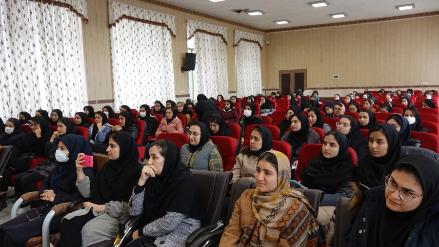 سومین جلسه دوره عملی حضوری تربیت مدرس امداد و نجات هلال احمر
 4