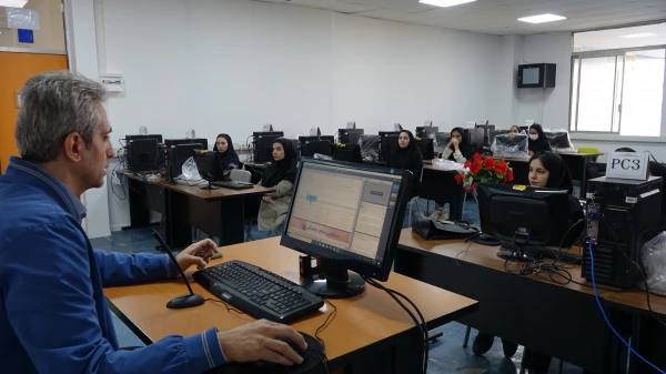 کارگاهی آشنایی با نحوه استفاده از امکانات کتابخانه ای و دسترسی به منابع علمی 6