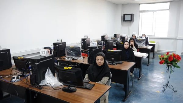 کارگاهی آشنایی با نحوه استفاده از امکانات کتابخانه ای و دسترسی به منابع علمی 8