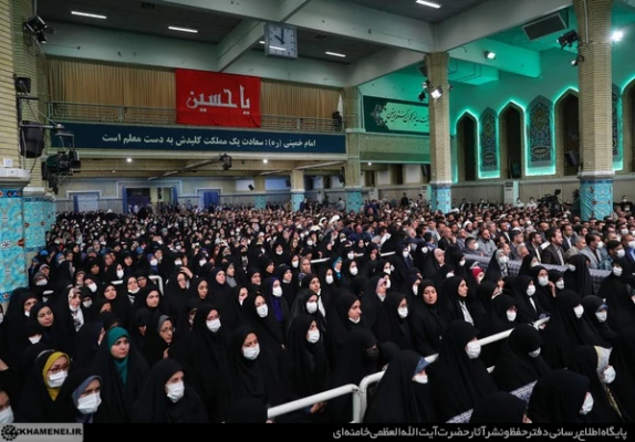 سرمایه گذاری بیشتر بر روی تقویت زیرساختها و ظرفیتهای دستگاههای تربیت معلم بخصوص دانشگاه فرهنگیان
 3