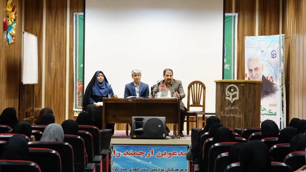 جلسه پرسش و پاسخ دانشجویان با رئیس و مسئولین 3