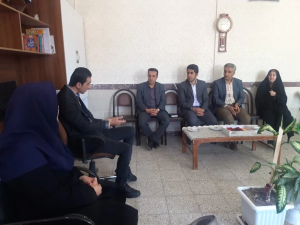 بازدید مسئولان و مدیران گروه های آموزشی دانشگاه فرهنگیان کردستان از مدارس مجری طرح کارورزی
 2