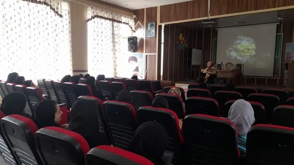 " کارگاه آموزش بهداشت و سلامت زنان ویژه دانشجو معلمان" 4