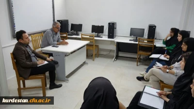 به مناسبت دهه سرآمدی آموزش برگزار شد؛

 نشست کتابخوانی نقد کتاب ته کلاس ردیف آخر صندلی آخر