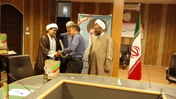 مراسم تجلیل از اساتید فعال بسیجی در دانشگاه فرهنگیان استان کردستان 3