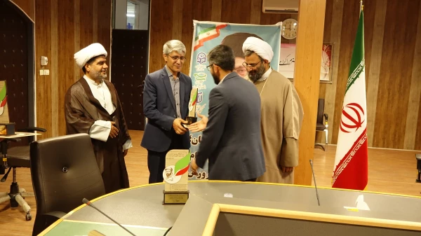 مراسم تجلیل از اساتید فعال بسیجی در دانشگاه فرهنگیان استان کردستان 5