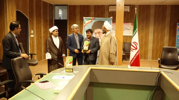 مراسم تجلیل از اساتید فعال بسیجی در دانشگاه فرهنگیان استان کردستان 7