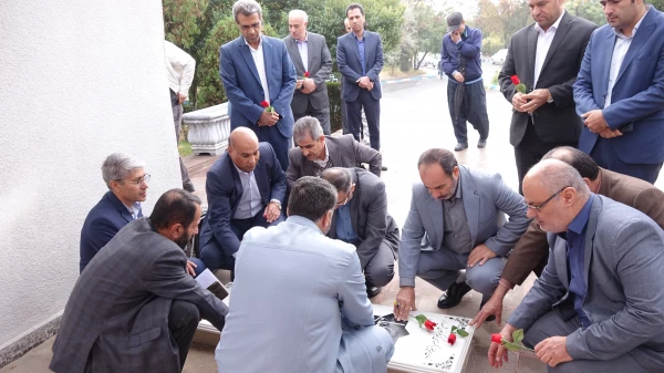 عطر افشانی و غبارروبی مزار شهدای گمنام دانشگاه فرهنگیان کردستان
 3