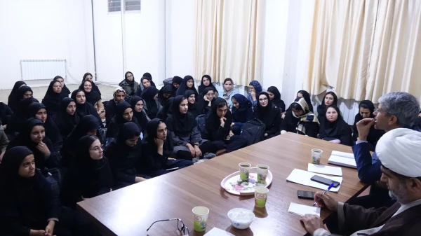 جلسه پرسش و پاسخ دانشجویان با رئیس و مسئولین دانشگاه فرهنگیان کردستان 6