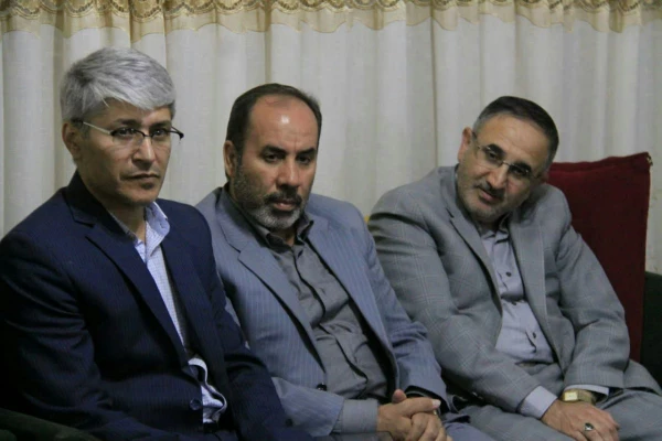 دیدار معاون حقوقی و امور مجلس وزیر آموزش و پرورش با خانواده شهید دانش آموز «اسعد رضایی» در سنندج 4