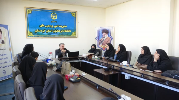 کارگاه نقد کتاب بچه  مردم از جلال آل احمد 7