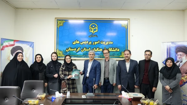رونمایی از کتب جدید اساتید و دانشجویان در دانشگاه فرهنگیان استان کردستان 12