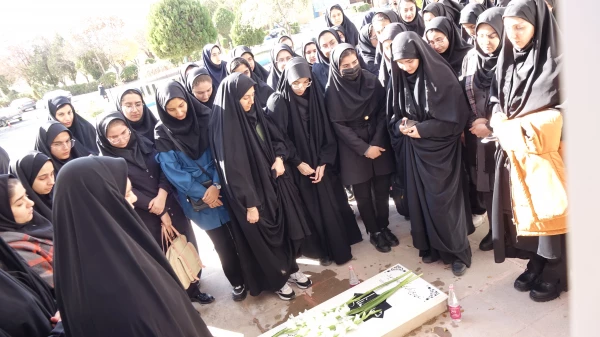 عطر افشانی و غبارروبی مزار شهدای گمنام دانشگاه فرهنگیان کردستان 12