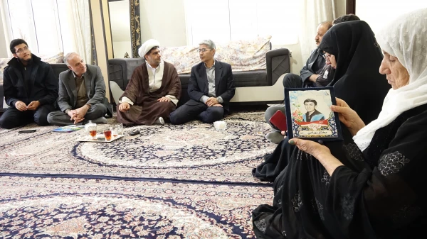 دیدار با خانواده شهدای دانشجو معلم دانشگاه فرهنگیان استان کردستان 5