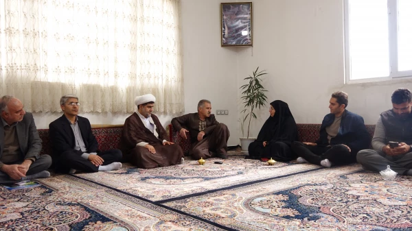 دیدار با خانواده شهدای دانشجو معلم دانشگاه فرهنگیان استان کردستان 7