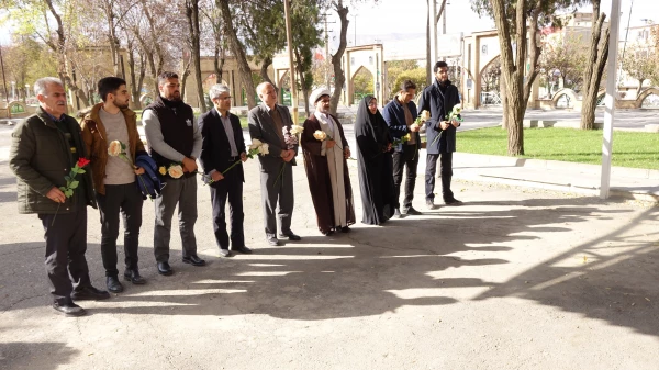 دیدار با خانواده شهدای دانشجو معلم دانشگاه فرهنگیان استان کردستان 10