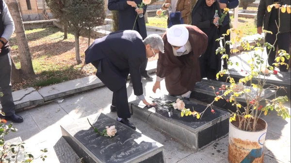 دیدار با خانواده شهدای دانشجو معلم دانشگاه فرهنگیان استان کردستان 11