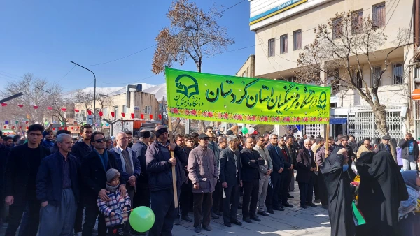 حماسه حضور انقلابی جامعه دانشگاه فرهنگیان کردستان در راهپیمایی یوم الله 22 بهمن 1402 11