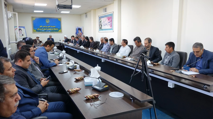 در شورای اداری دانشگاه برگزار شد؛ 8