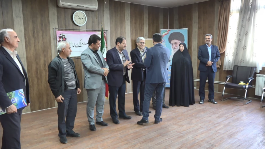 تکریم خدمات همکاران بازنشسته و تودیع معاون هماهنگی استان 4