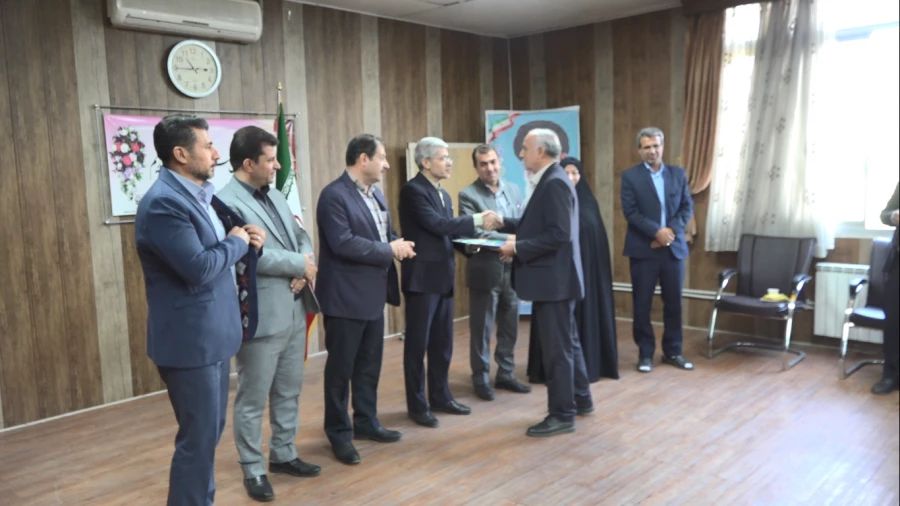 تکریم خدمات همکاران بازنشسته و تودیع معاون هماهنگی استان 11