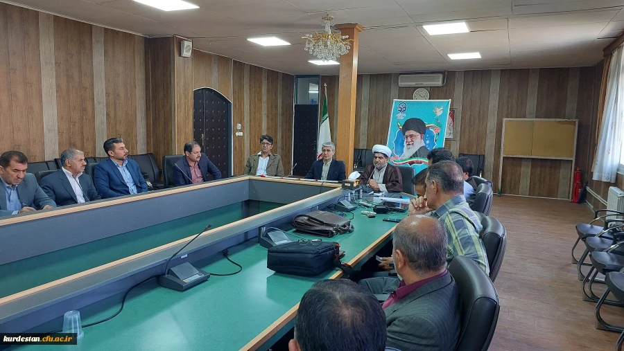 نشست هم اندیشی ریاست دانشگاه با اعضای هیئت علمی و ماموران آموزشی
 3