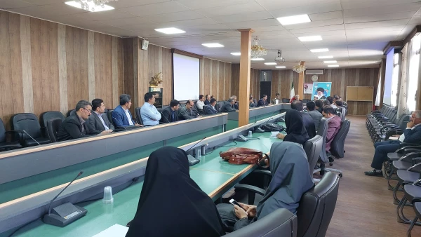 نشست هم اندیشی ریاست دانشگاه با اعضای هیئت علمی و ماموران آموزشی
 4