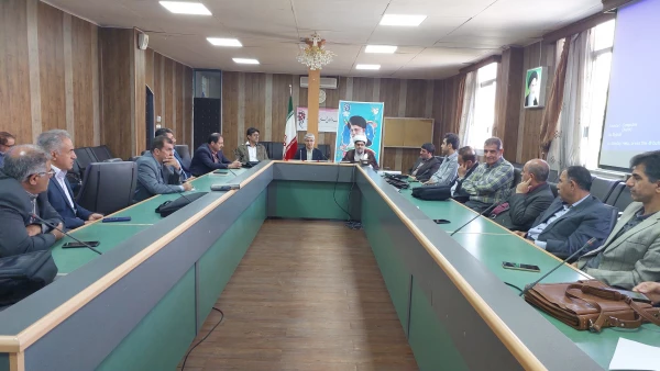 نشست هم اندیشی ریاست دانشگاه با اعضای هیئت علمی و ماموران آموزشی
 6