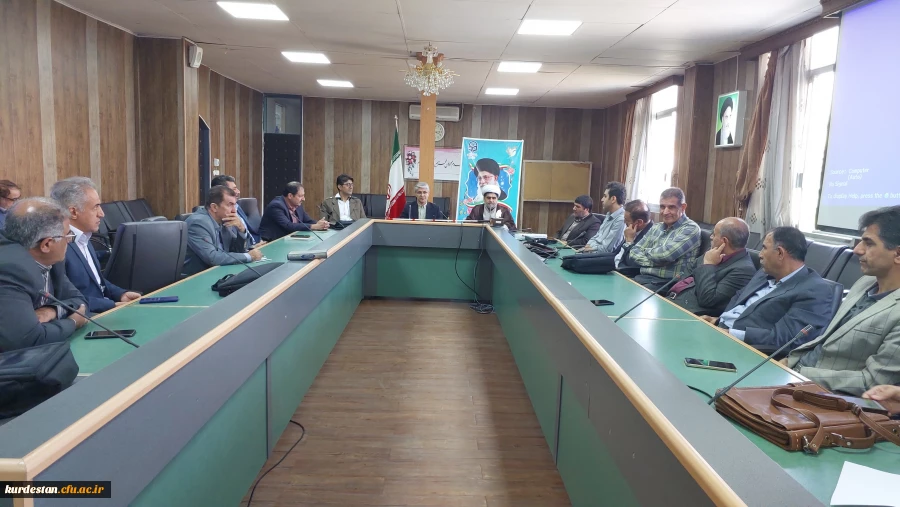 نشست هم اندیشی ریاست دانشگاه با اعضای هیئت علمی و ماموران آموزشی
 6