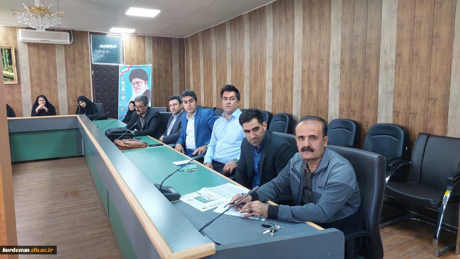 نشست هم اندیشی ریاست دانشگاه با اعضای هیئت علمی و ماموران آموزشی
 8