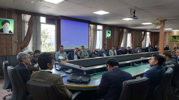 نشست هم اندیشی ریاست دانشگاه با اعضای هیئت علمی و ماموران آموزشی
 10