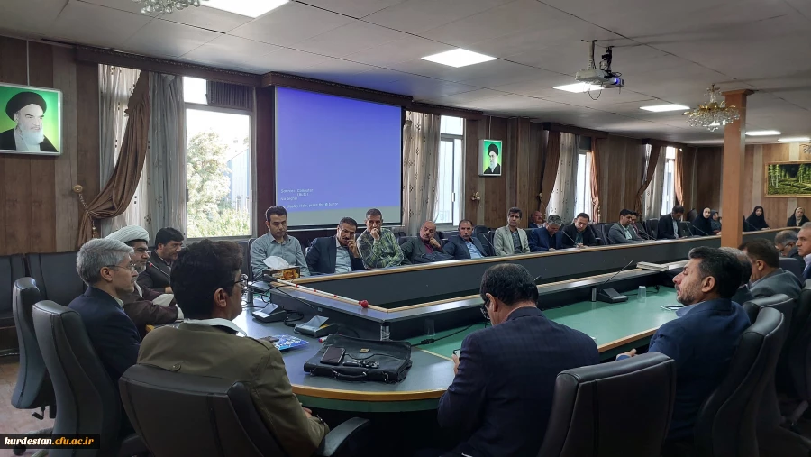 نشست هم اندیشی ریاست دانشگاه با اعضای هیئت علمی و ماموران آموزشی
 10