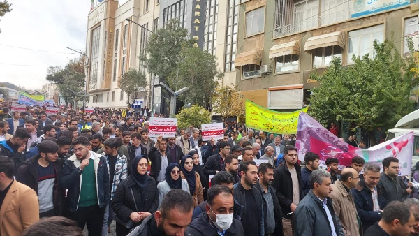 حماسه حضور انقلابی جامعه دانشگاه فرهنگیان کردستان در راهپیمایی روز ملی مبارزه با استکبار جهانی
 3