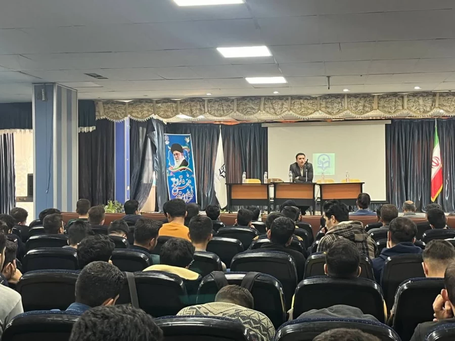 نشست توجیهی و پرسش و پاسخ پردیس شهید مدرس سنندج 3