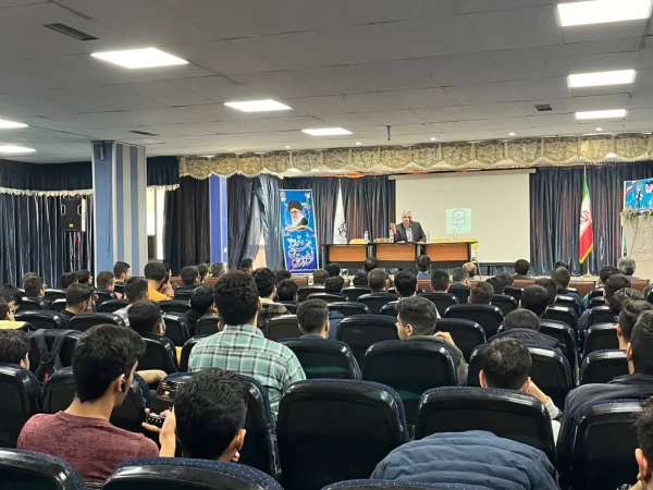 نشست توجیهی و پرسش و پاسخ پردیس شهید مدرس سنندج 4