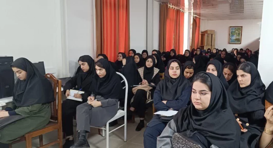 کارگاه اصول و فنون نامه نگاری  4