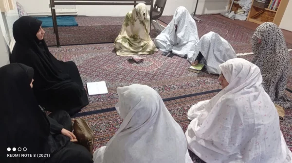  سومین جلسه از سلسله نشست های آشنایی با سیره حضرت فاطمه (س) 2