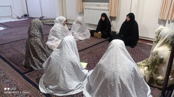  سومین جلسه از سلسله نشست های آشنایی با سیره حضرت فاطمه (س) 3