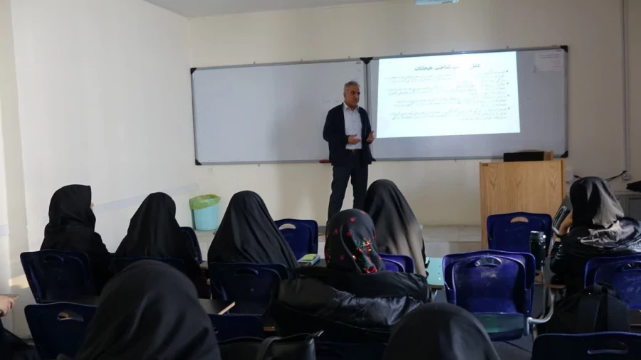 جلسه سوم کارگاه های آموزشی پیشگیری از آسیب های اجتماعی 7