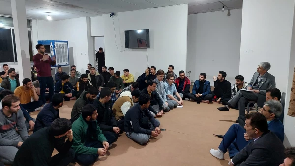 حضور مسئولین دانشگاه در جمع دانشجویان ساکن سرای دانشجویی 10