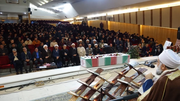 ویژه برنامه قرآن؛ معنویت، مقاومت و شهادت 8