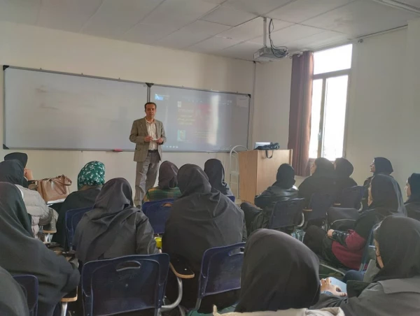 کارگاه "معلم و مدیریت تعاملات منفی همسالان" 2