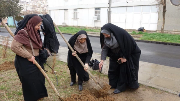مراسم کاشت نهال به مناسبت هفته درختکاری و گرامیداشت بانوان شهید 2