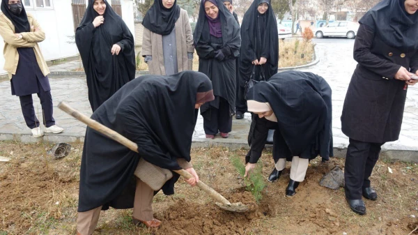 مراسم کاشت نهال به مناسبت هفته درختکاری و گرامیداشت بانوان شهید 6