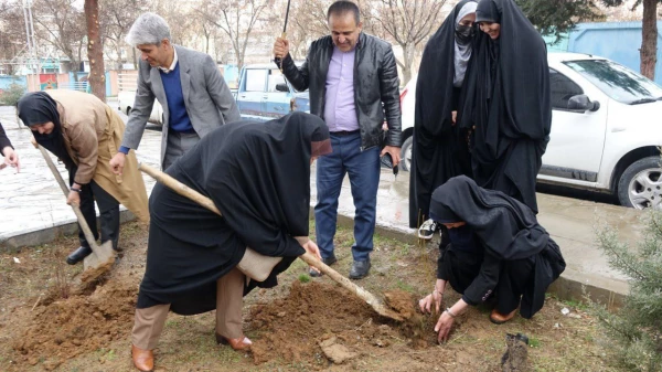 مراسم کاشت نهال به مناسبت هفته درختکاری و گرامیداشت بانوان شهید 9