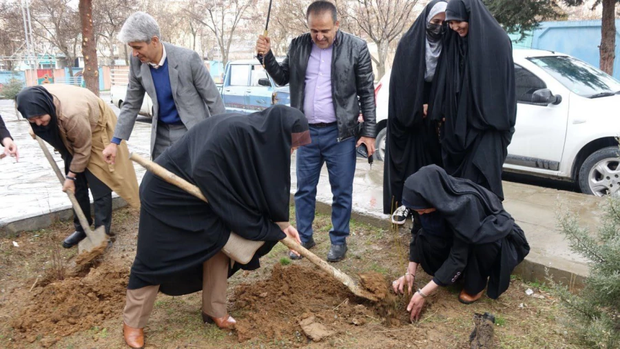 مراسم کاشت نهال به مناسبت هفته درختکاری و گرامیداشت بانوان شهید 9