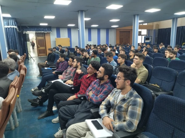 جلسه توجیهی گزینش و شورای انضباطی برای دانشجویان جدیدالورود برگزار شد 10